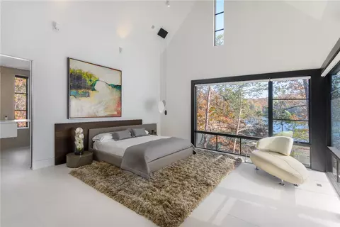 Bedroom - 425 Peninsula Rdg, Sunset, SC 29685 photo 1 of 2