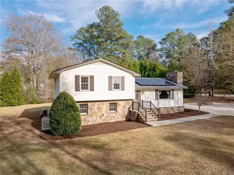 Exterior - 615 Spring Forest Dr, Central, SC 29630 photo 2 of 14