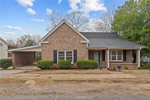 8 Lee St, Liberty, SC 29657