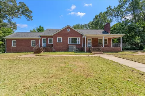 208 Gaines St, Central, SC 29630 photo 3