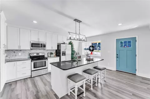 Kitchen - 619 Spearman Rd, Pelzer, SC 29669 photo 2 of 3
