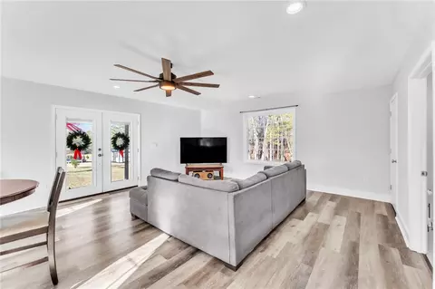 Living - 619 Spearman Rd, Pelzer, SC 29669 photo 1 of 1