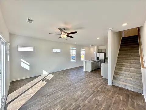 Living - 573 Seaborn Cir, Pendleton, SC 29670 photo 3 of 4