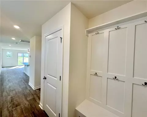 Entry Way - 575 Seaborn Cir, Pendleton, SC 29670 photo 2 of 7