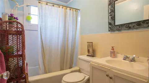 Bath - 105 Grant St, Easley, SC 29640 photo 1 of 2