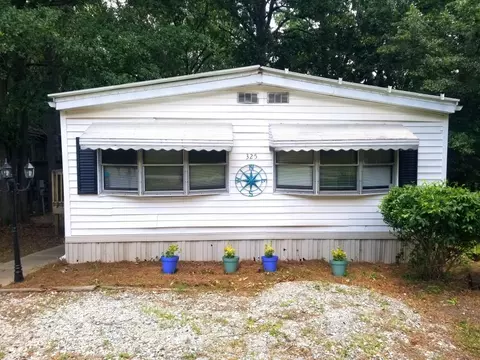 325 Lakewood Dr, Townville, SC 29689