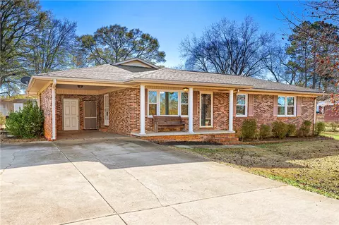 730 Tanglewood Dr, Seneca, SC 29672