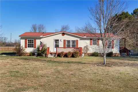 811 Pine Grove Rd, Seneca, SC 29678