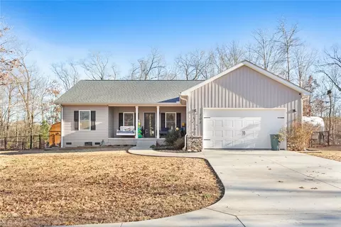 108 Thunder Valley Rd, Seneca, SC 29678