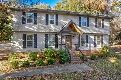 236 Heathwood Dr, Spartanburg, SC 29307