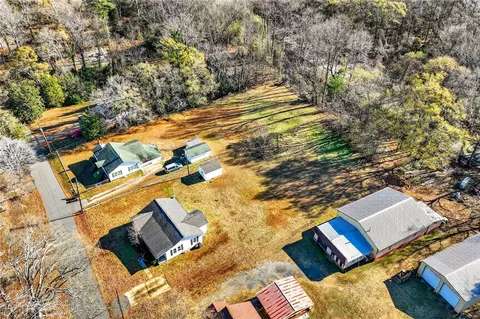 View/Area - 23 Spring St, Pelzer, SC 29669 photo 4 of 5