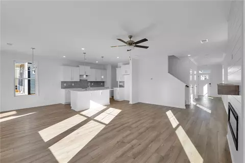 Living - 237 Brown Cir, Easley, SC 29642 photo 2 of 5