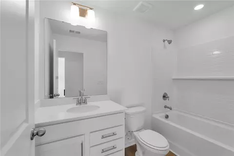 Bath - 237 Brown Cir, Easley, SC 29642 photo 1 of 2