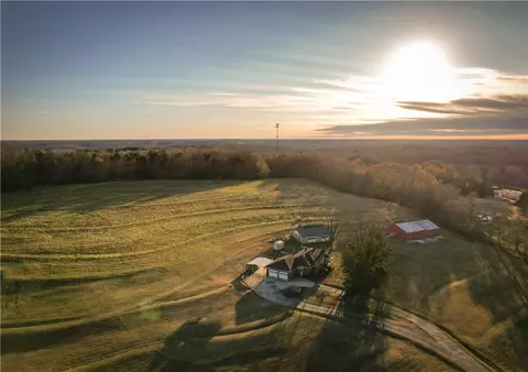 1218 Friendship Rd, Seneca, SC 29678