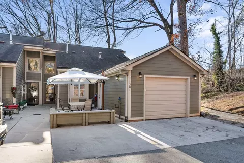 1301 Leeward Rd, Anderson, SC 29625