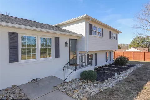 1418 Grove Rd, Anderson, SC 29621