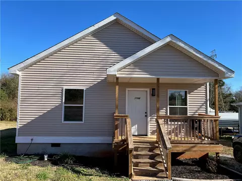309 Hunter St #B, Seneca, SC 29678 photo 1