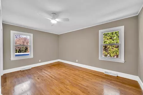 Bedroom - 433 Pineview Dr, Pickens, SC 29671 photo 3 of 3