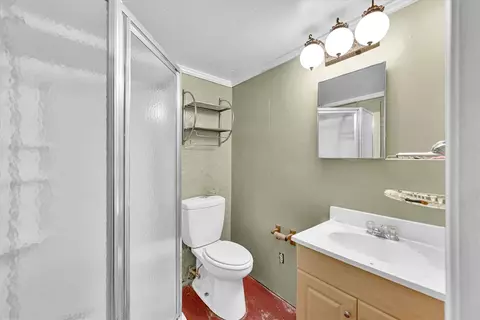Bath - 433 Pineview Dr, Pickens, SC 29671 photo 3 of 3