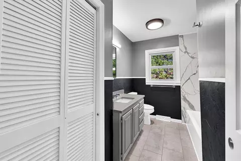Bath - 433 Pineview Dr, Pickens, SC 29671 photo 1 of 3