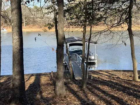 133 Sweetgum Dr, Westminster, SC 29693