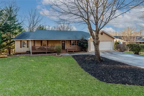 203 Dodgins Ln, Seneca, SC 29672