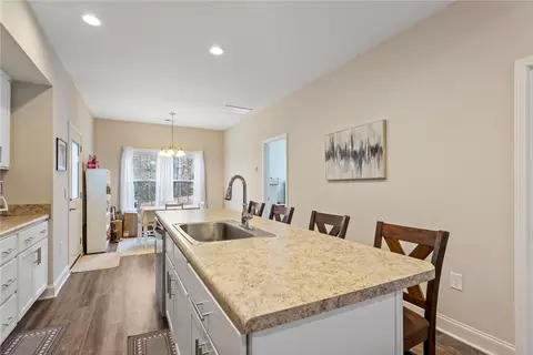 384 E Woodland Dr, Walhalla, SC 29691 photo 9
