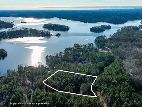 219 Brookhollow Trl, Six Mile, SC 29682