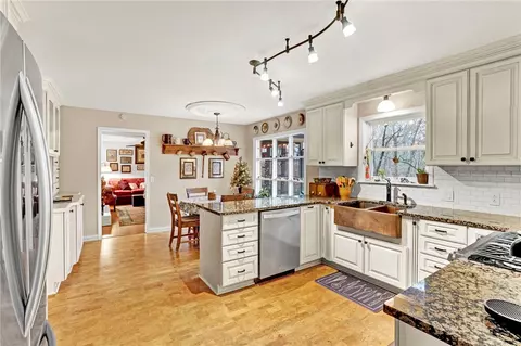 Kitchen - 106 Hillandale Rd, Pendleton, SC 29670 photo 3 of 6