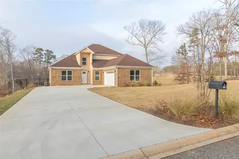 102 Topsail Dr, Anderson, SC 29625