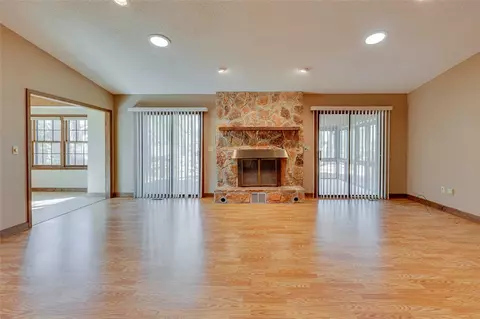 Living - 103 Berkeley Ct, Clemson, SC 29631 photo 3 of 6