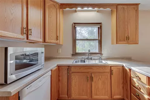 Kitchen - 103 Berkeley Ct, Clemson, SC 29631 photo 4 of 5