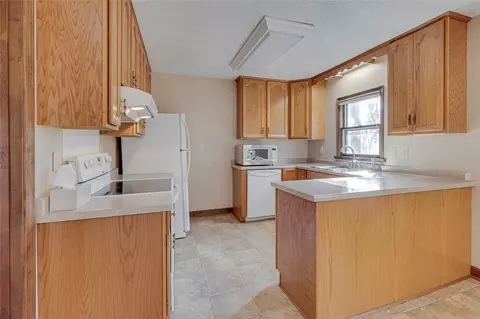 Kitchen - 103 Berkeley Ct, Clemson, SC 29631 photo 3 of 5