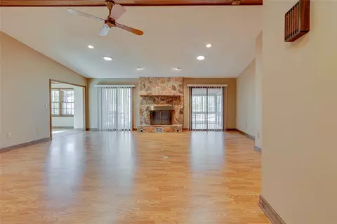Living - 103 Berkeley Ct, Clemson, SC 29631 photo 1 of 6