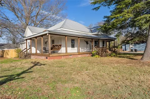 301 Blue Ridge Ave, Belton, SC 29627