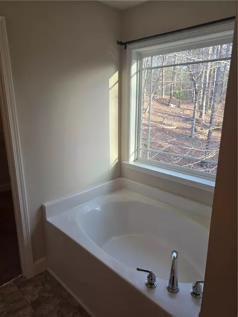 Bath - 327 Fox Run Rd, Walhalla, SC 29691 photo 2 of 2