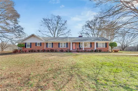 1142 Fox Squirrel Ridge Rd, Pickens, SC 29671