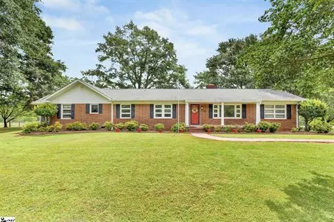 1142 Fox Squirrel Ridge Rd, Pickens, SC 29671