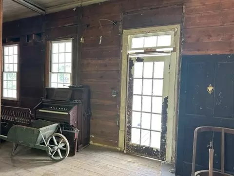 Entry Way - 171 E Main St, Pendleton, SC 29670 photo 2 of 4