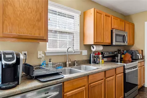 Kitchen - 851 Louie Ln, Seneca, SC 29678 photo 1 of 2