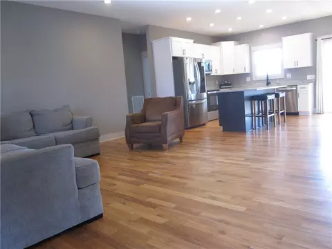 Living - 105 Jefferson Pl, Walhalla, SC 29691 photo 1 of 1