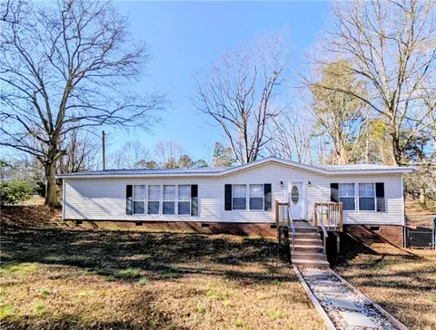 110 Crosby Dr, Fair Play, SC 29643