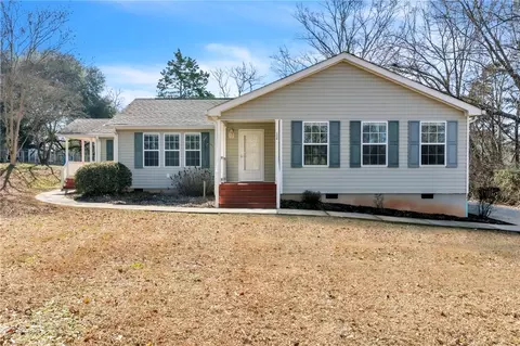 109 Pinewood Ln, Piedmont, SC 29673
