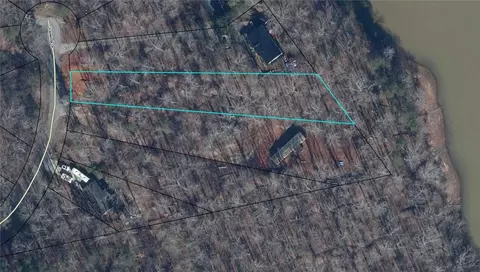 1040 Trailwinds Dr, Westminster, SC 29693 photo 2