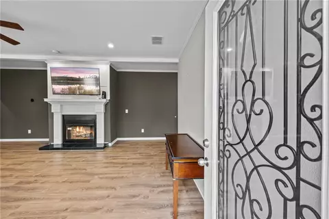 215 Fairfield Rd, Walhalla, SC 29691 photo 2