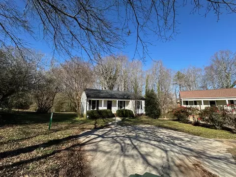 105 Crestdale Ave, Central, SC 29630