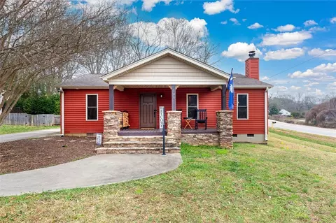109 S Laurel St, Walhalla, SC 29691
