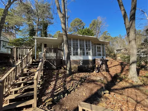 20 Clipper Cir, Hartwell, GA 30643