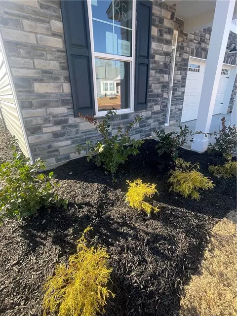 Exterior - 33 Halsey St, Central, SC 29630 photo 2 of 6