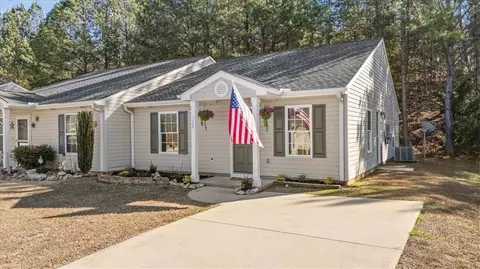 320 Oak Knoll Ct, Seneca, SC 29678